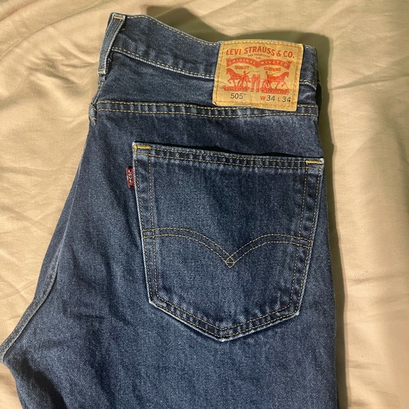 Dark Blue Levi 505 jeans size 34w 34l - Picture 1 of 5